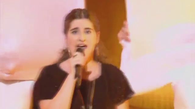 O romanca are Belgia la picioare. Adolescenta de 14 ani a ajuns in finala "Belgienii au talent"