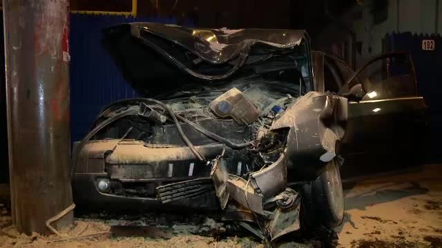 Un taximetrist, ranit dupa ce un sofer a provocat un accident in lant la un semafor din Capitala