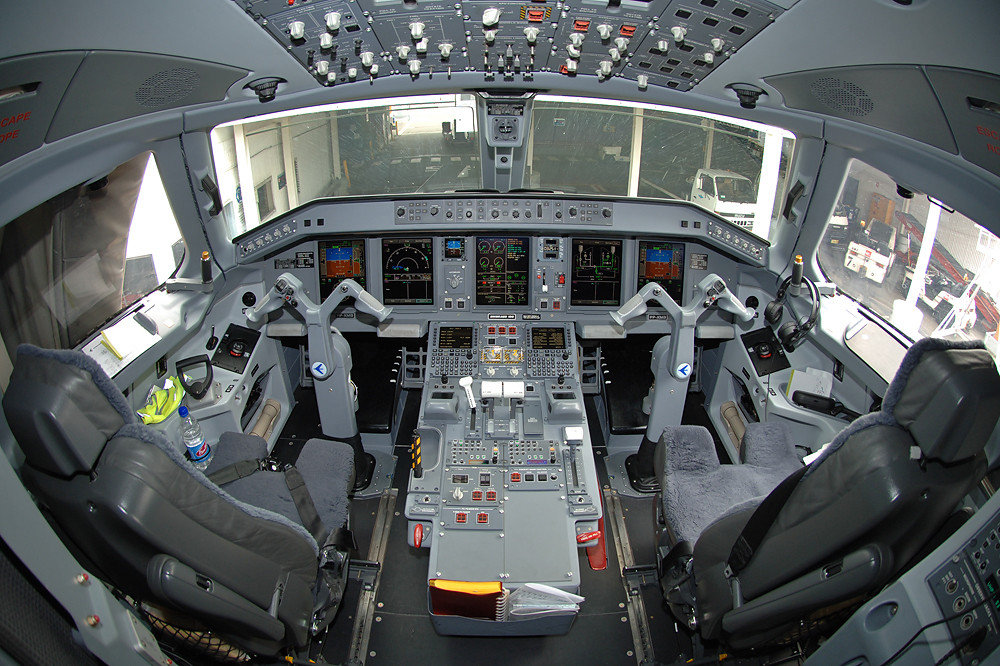 Cel putin 33 de persoane au murit dupa ce un avion s-a prabusit in Namibia