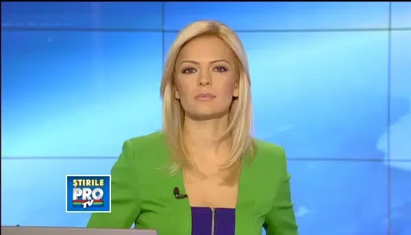 Un taximetrist, ranit dupa ce un sofer a provocat un accident in lant la un semafor din Capitala