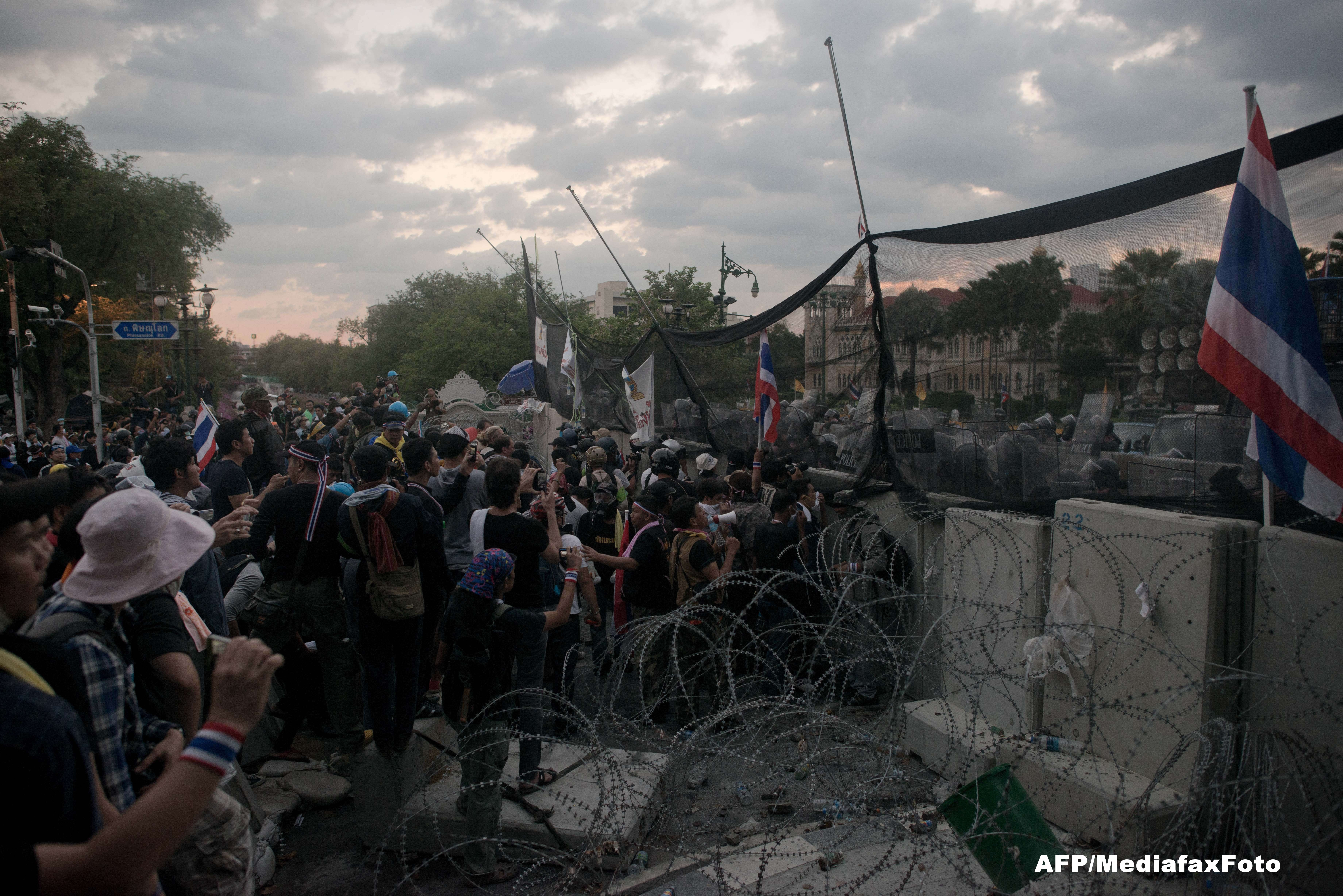 Manifestatii violente in Thailanda pentru demiterea Guvernului. MAE avertizeaza turistii romani