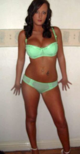 Un fotomodel care a pozat in FHM a incasat ajutor social pe nedrept. Cum s-a dat de gol pe Facebook