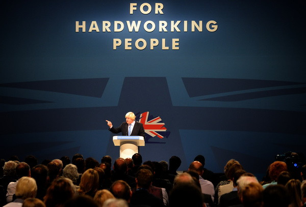 Primarul celei mai puternice metropole din UE ia apararea imigrantilor romani din Marea Britanie