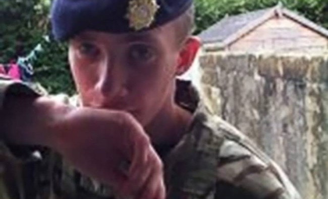 A murit dupa ce a baut 16 shot-uri in 30 de minute. Soldatul isi sarbatorea promovarea in functie