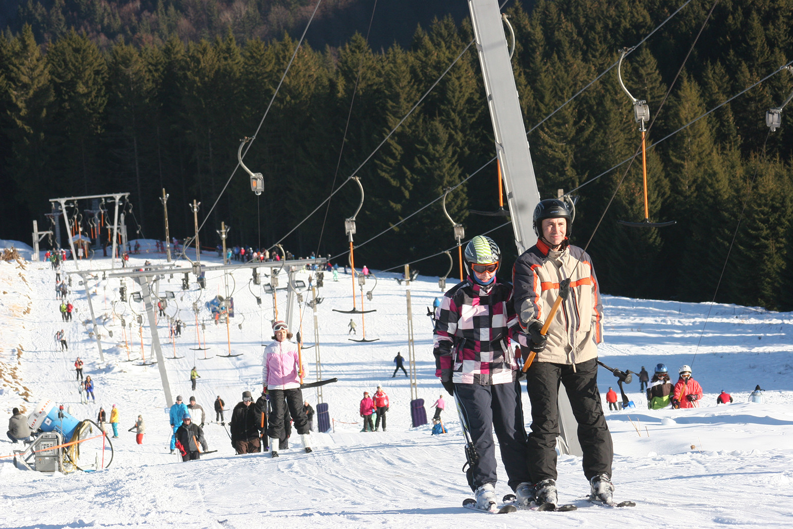 Cadouri de Mos Nicolae pe partiile de la Arena Platos