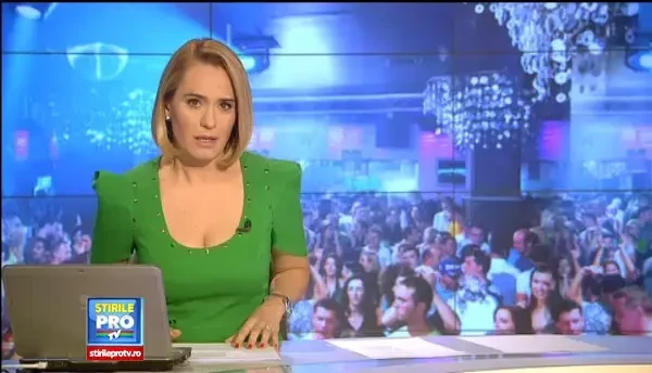 Scandal la o universitate de Targu Jiu dupa balul bobocilor. Un student s-a dezbracat complet