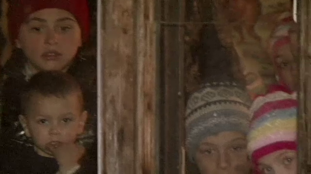 Daruiesti si castigi: Povestea celor 13 frati care viseaza cu lacrimi inghetate la Mos Nicolae