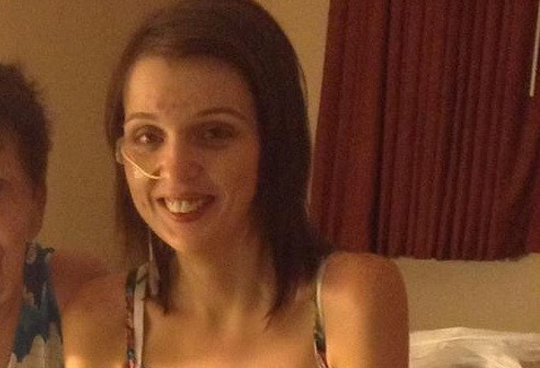 Femeia care nu mananca niciodata din cauza unei boli ciudate. Cat a ajuns sa cantareasca