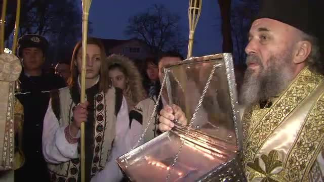 Mii de credinciosi in pelerinaj la moastele Sfantului Nicolae, la Biserica Sf. Gheorghe din Capitala