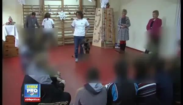 Ajutoarele lui Mos Nicolae. Fly, Dex si Demon le-au adus cadouri copiilor cu autism din Bistrita