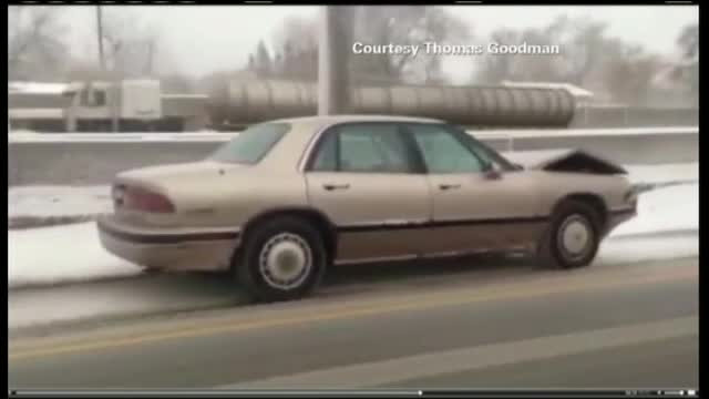 O masina care mergea fara sofer i-a bagat in sperieti pe americani. Explicatia este extrem de simpla