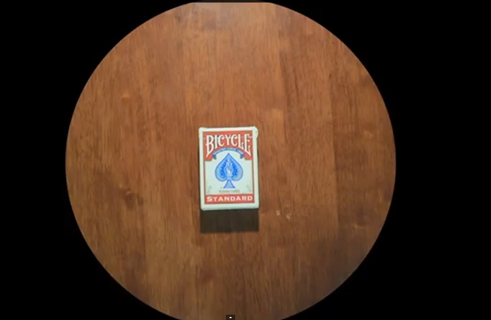 Viralul saptamanii la iLikeIT. Un celebru magician s-a filmat in timp ce dezvaluie cateva trucuri