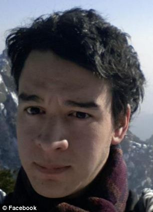 Un barbat incearca sa gaseasca pe Facebook femeia misterioasa de care s-a indragostit