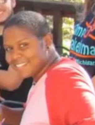 O tanara de 26 de ani din SUA, care nu a avut parte de o familie, a inchiriat una de Craciun