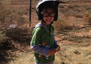 Copilul a inceput sa planga, parintii au izbucnit in ras. Ce au observat in aceasta fotografie