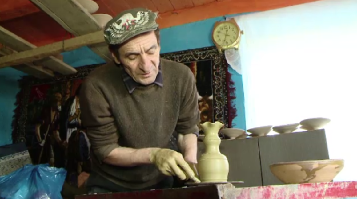 16 romani au primit titlul de "tezaur uman" din partea UNESCO pentru ca pastreaza traditiile