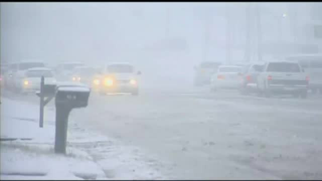 Furtuna din Statele Unite a ucis deja 7 oameni. Marile orase sunt ingropate sub zapada