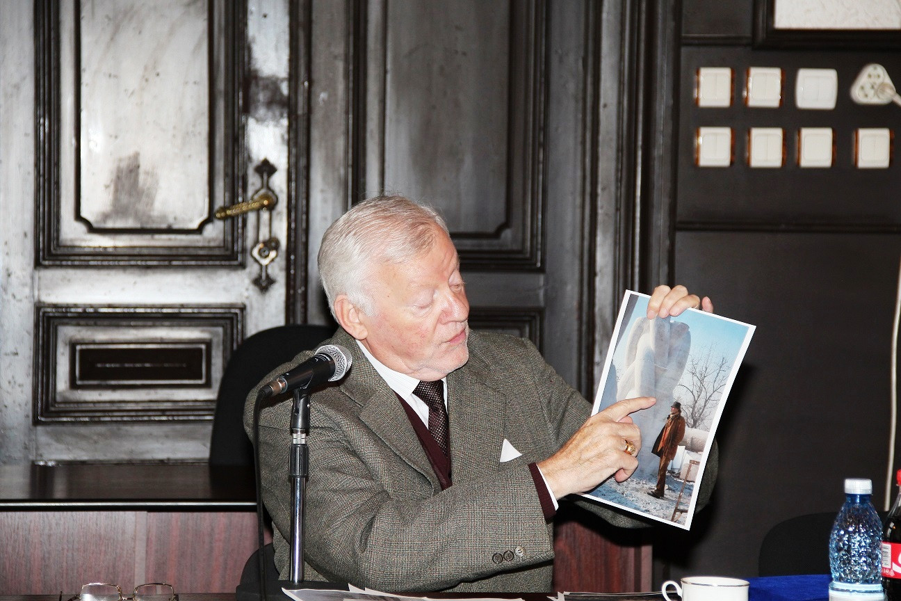 Recuperarea din China a Monumentului Marii Uniri, pe banii aradenilor. Primele imagini cu lucrarea