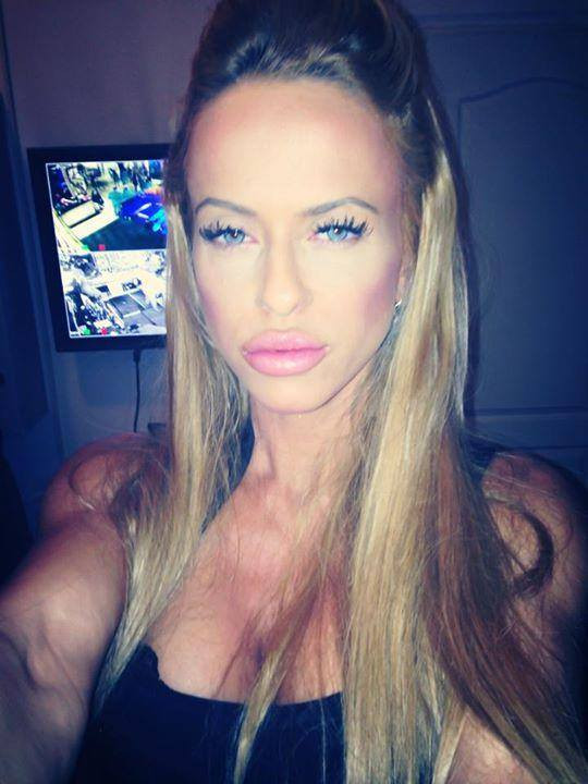 "Mai bine ai sterge poza si nu comentariul meu". Anda Adam, criticata dur pe Facebook pentru o poza