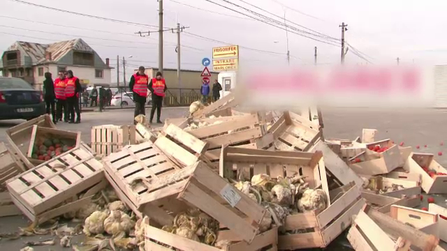 "Revolta" cu fructe stricate. Cum afecteaza controalele Fiscului marfa comerciantilor din Craiova