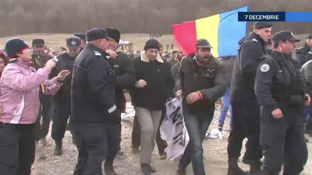 Sediile partidelor, ocupate de protestatari la Cluj. In Capitala, incidente la Avocatul Poporului