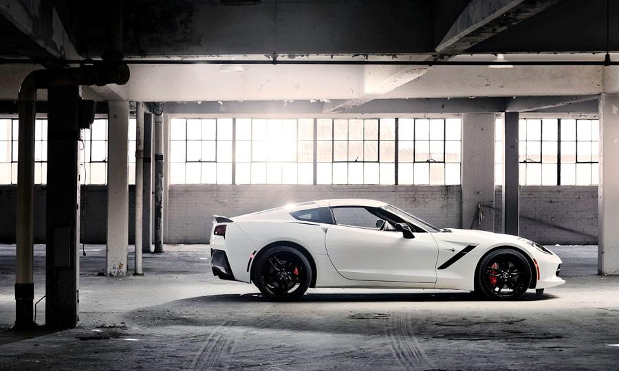 NEBUNIE: Ce poate sa faca noul Corvette Stingray pe gheata! VIDEO