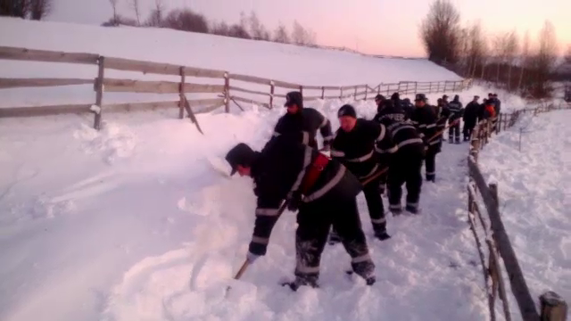 Centrul tarii si litoralul, paralizate de ninsori. Vantul a batut si cu 100km/h in orasele afectate
