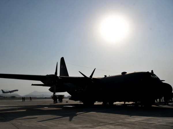 Un avion Boeing al British Airways a lovit o cladire pe aeroportul din Johannesburg