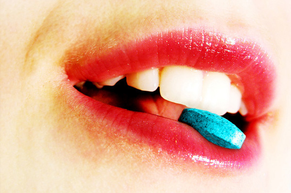 O noua utilizare a pastilei albastre: Viagra poate trata o problema des intalnita in randul femeilor