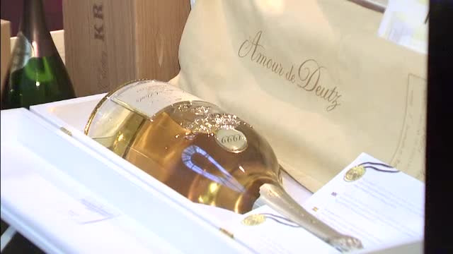 CADOURI DE CRACIUN. Casele de licitatii au scos la vanzare piese spectaculoase pentru colectionari