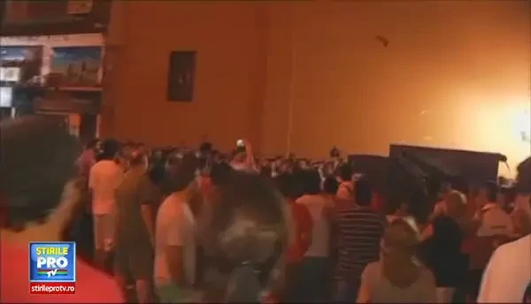 CLIPUL ZILEI: Lupte de strada in Argentina, intre politie si protestatari