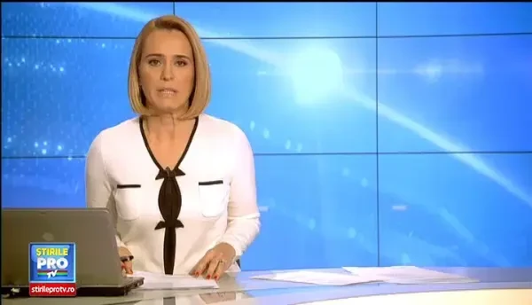 Sistemul bolnav care a transformat-o pe aceasta fata de 19 ani din Romania intr-un copil de 6 ani