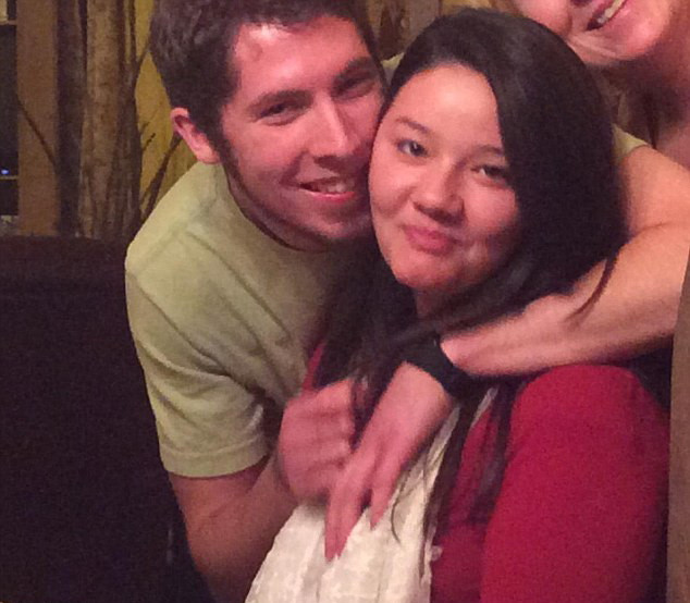 O femeie si iubitul ei au fost ucisi dupa ce si-au oficializat dragostea pe platforma Facebook