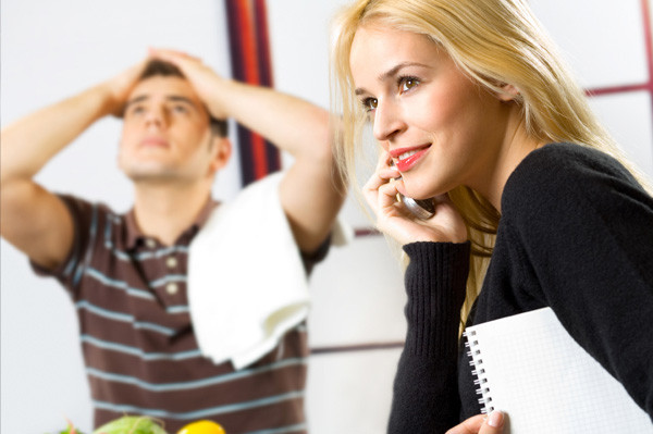 Care este legatura intre vorbitul prea mult la telefon si fericire: