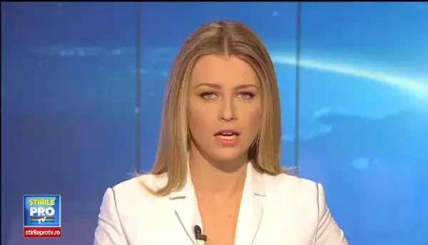 Eleva de 15 ani, in stare grava dupa ce a cazut de la etajul internatului. A vrut sa iasa pe geam