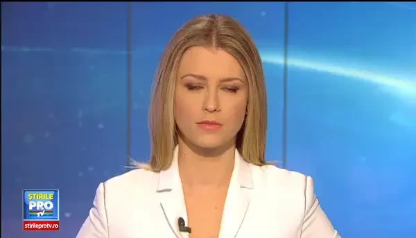 Operatiune dificila de scoatere a unei masini din raul Olt