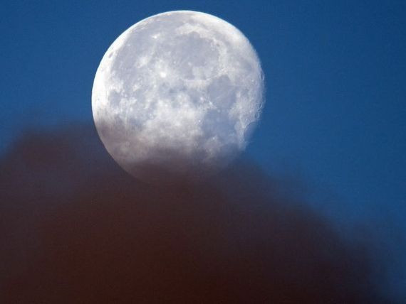 Cea mai mare ambitie a japonezilor. Cum vor sa faca bani de pe urma lunii