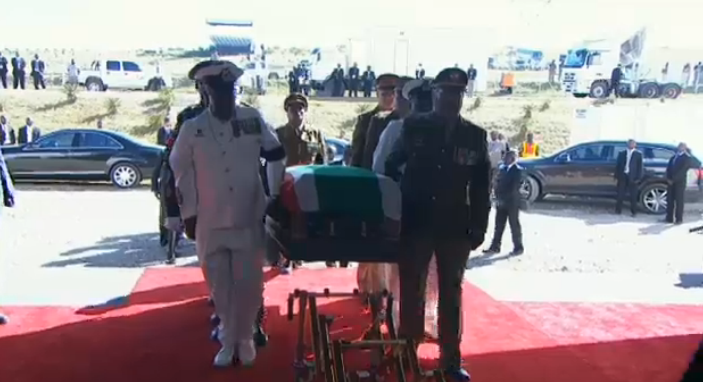 Funeraliile lui Nelson Mandela. Liderul sud-african, inmormantat cu onoruri militare. GALERIE FOTO