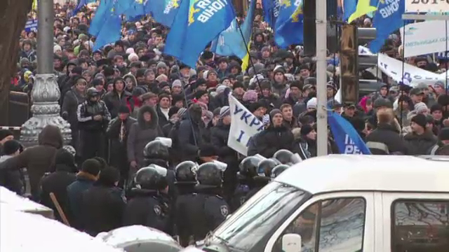 Senatorul american John McCain, la Kiev: "Credem ca viitorul Ucrainei este alaturi de UE"