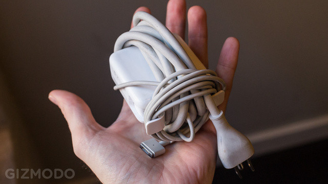 Trei generatii dintr-o familie, ucise de un incendiu provocat de un incarcator de telefon. VIDEO