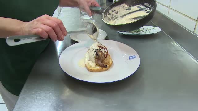 RETETE DE CRACIUN. Tot mai multi romani aleg prepelita in locul porcului traditional