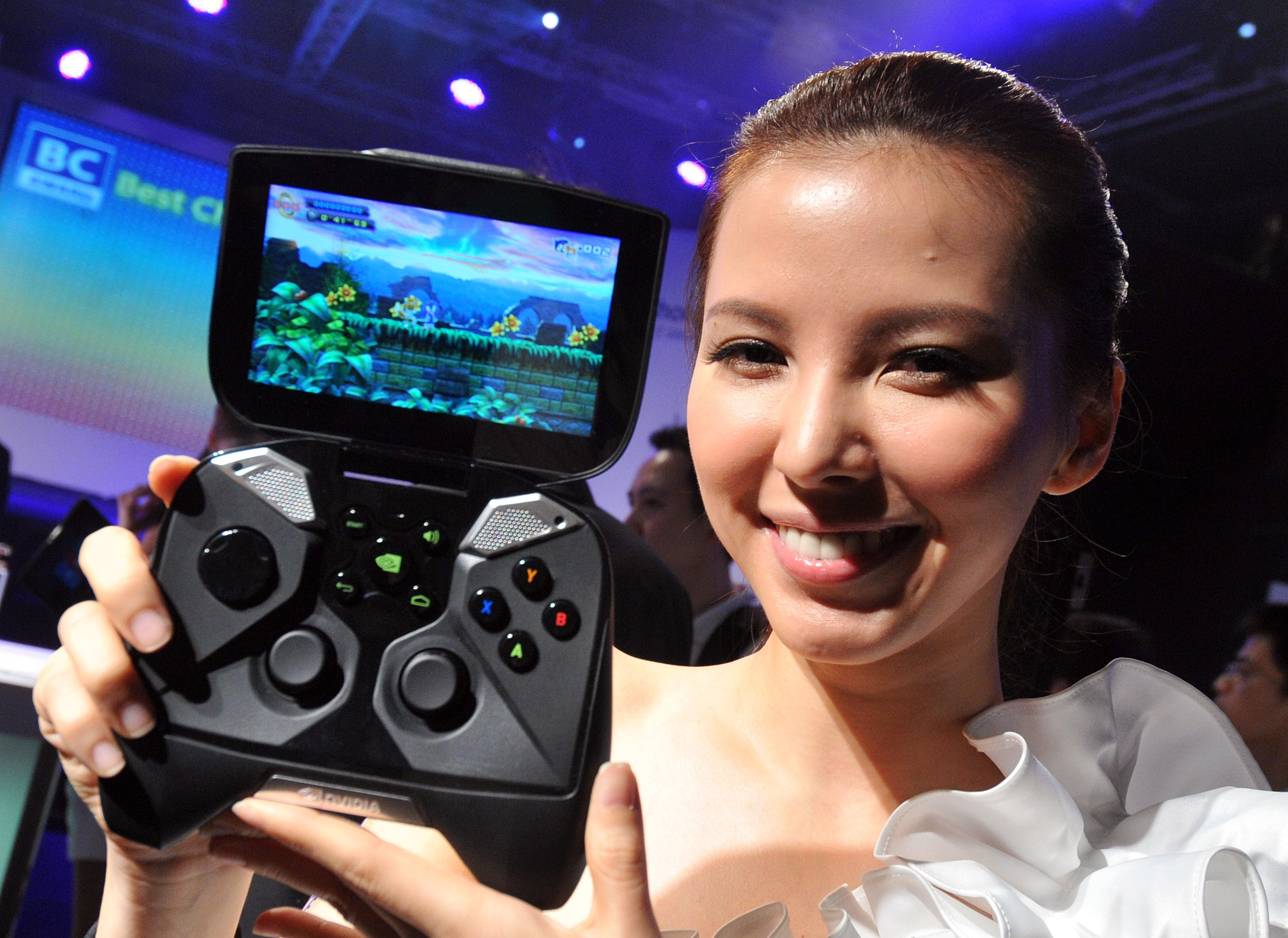 Cat de buna este NVIDIA Shield, consola care se lupta cu PlayStation 4 si Xbox One