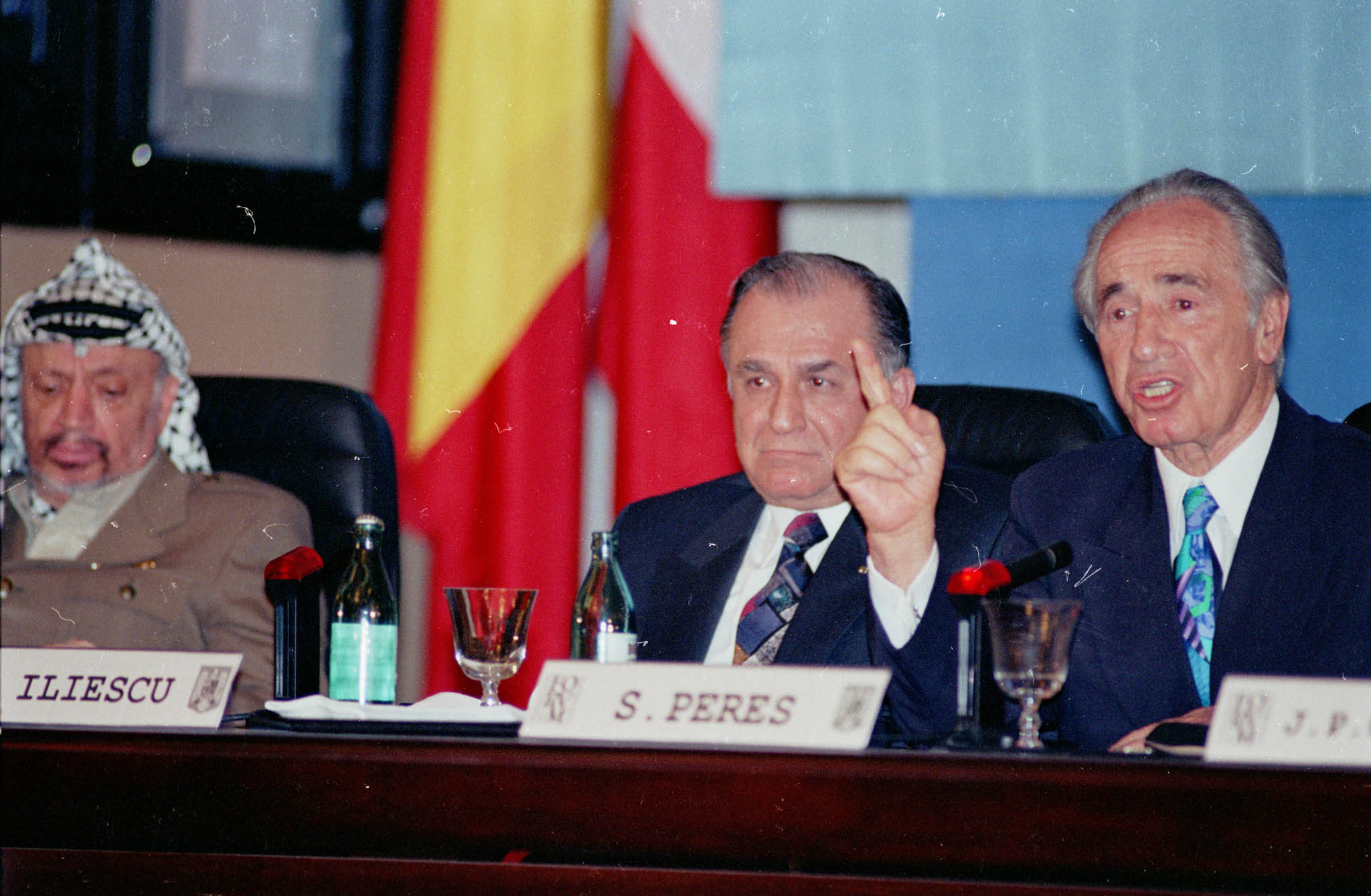 peres si arafat la Crans Montana