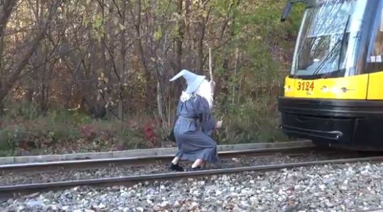 Cea mai tare parodie din Polonia. Cum au imitat mai multi barbati o secventa din Lord of the Rings