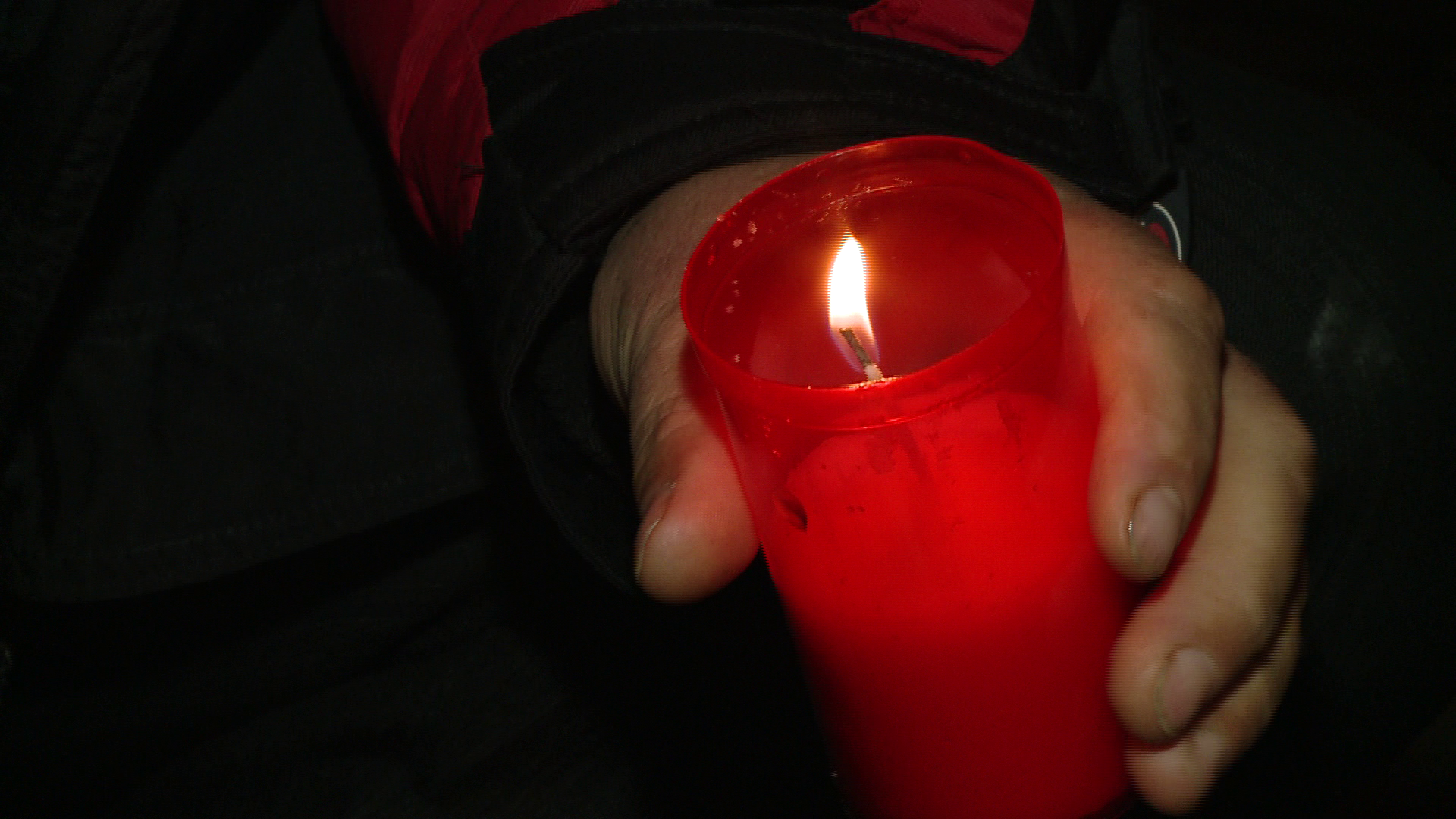 O cruce imensa a luminat Piata Victoriei, locul in care acum 24 de ani se striga "Libertate". VIDEO