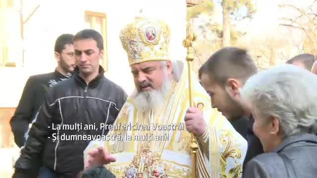 Peste o suta de mii de romani si-au sarbatorit ziua de nume alaturi de Patriarhul Daniel
