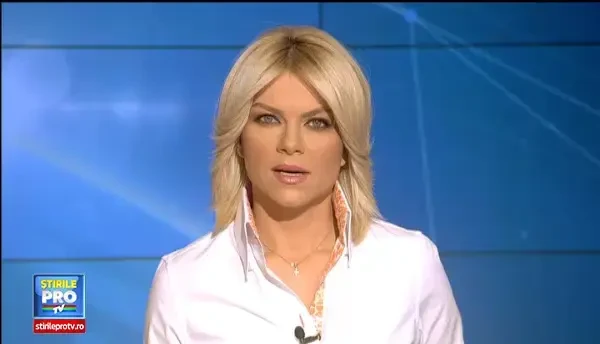 O cruce imensa a luminat Piata Victoriei, locul in care acum 24 de ani se striga