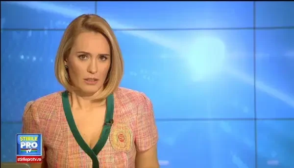 Doi pompieri raniti in timp ce incercau sa stinga un incendiu puternic in centrul Aradului