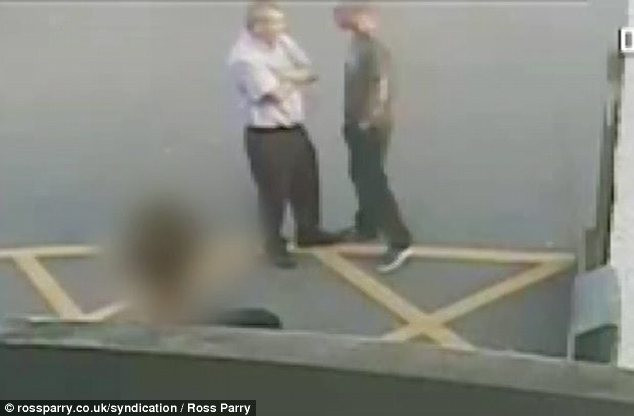 Sotul si amantul si-au dat intalnire in parcare pentru a rezolva situatia. S-a terminat cu o drama