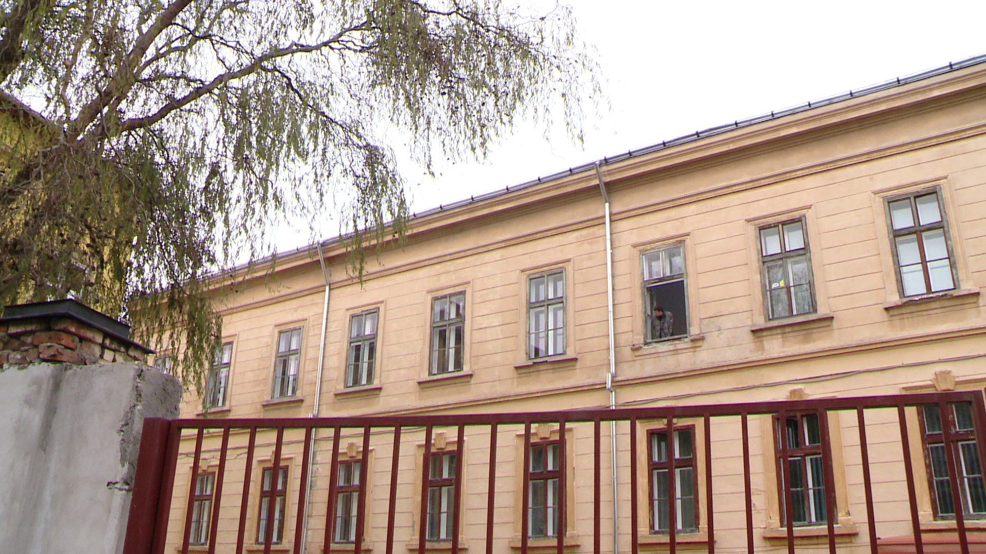 Trei elevi ai unui colegiu tehnologic au ajuns la spital in coma alcoolica, dupa ce au baut tuica